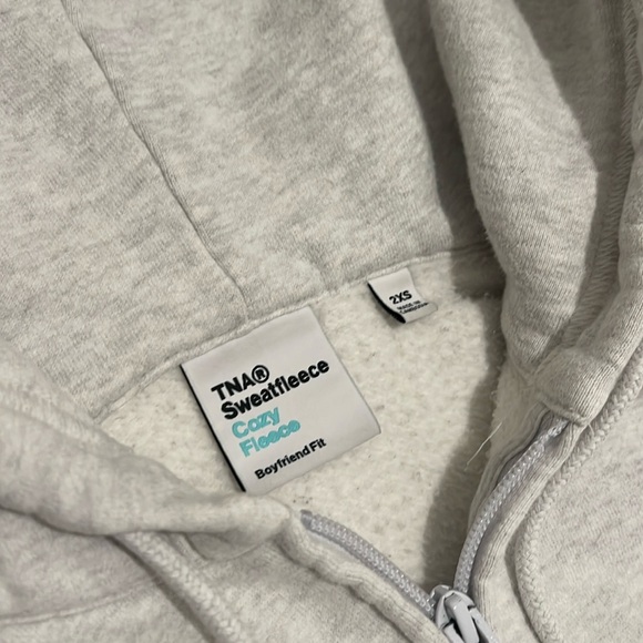 Aritzia TNA Cozyfleece Sweat Set Heather Cloud White - Picture 4 of 5